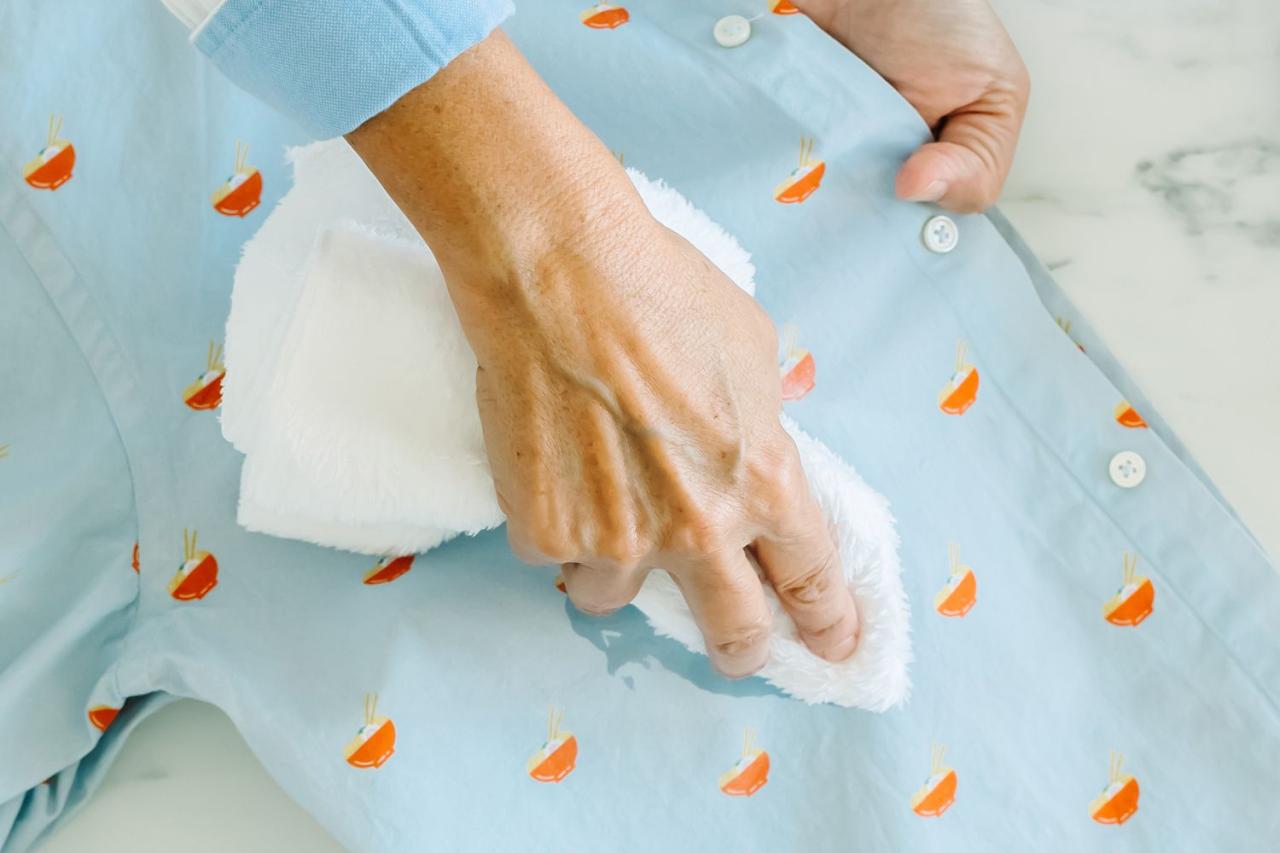 How to remove palm oil from clothes
